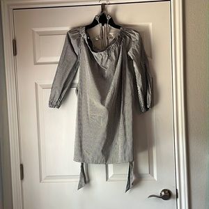 Gray and white 3/4 quarter sleeve